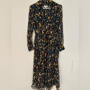 Great dress. Long sleeve. Light and easy dress. Worn once.